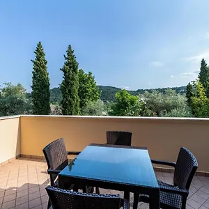 https://kastels-house-roe.it-lombardy.com